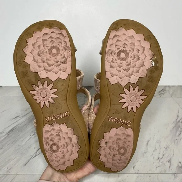 Vionic Amber Adjustable Strap Sandal 8 - Picture 12 of 13